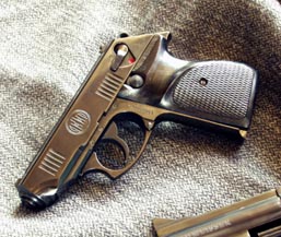 AE 732 pistol